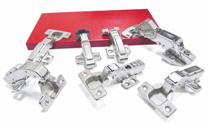 Pakowacz akcesoriów meblowych na Słowacji (Koszyce)